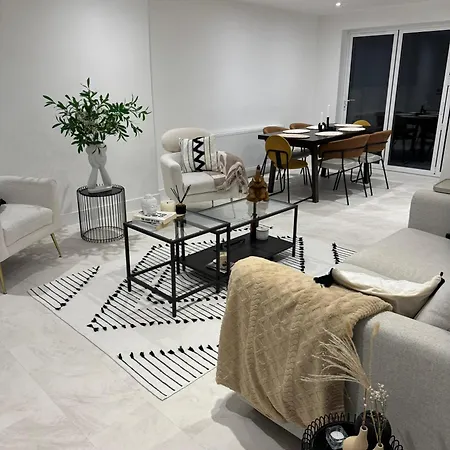 Cozy Private With Private Bathroom